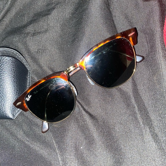 raybans adult size. original bought for 160. - Picture 1 of 4